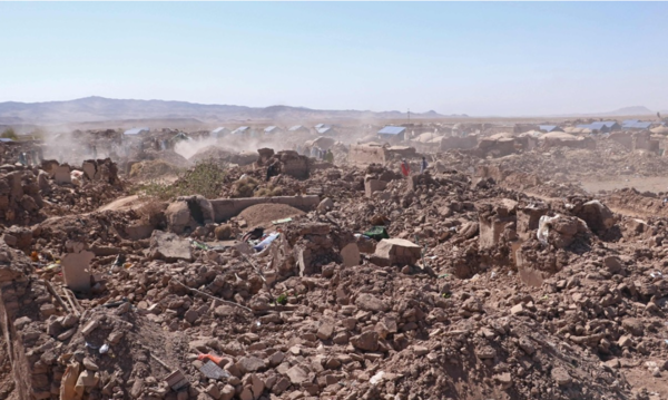 9일(현지시간) 아프가니스탄 서부 헤라트주의 마을이 강진으로 폐허가 된 모습. [사진=연합뉴스]